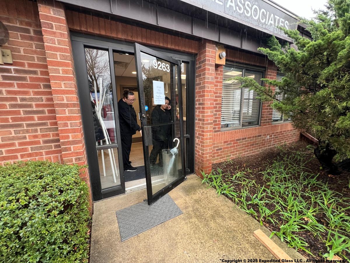Commercial Door Repair leesburg VA Storefront Business Front Entrance leaking closer lock panic Metal Back Emergency Glass Same Day Service