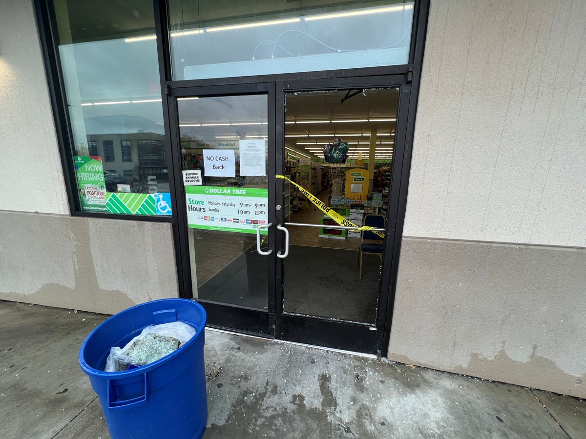 Commercial Door Repair Warrenton Virginia Aluminum Glass Storefront Entrance Break in Emergency Closer Pivot Hinge Panic Exit Lock Automatic Commercial Glass Door Clinton MD Emergency 24 Hr Break in Burglary Incident Board Up Same Day Glass Replacement