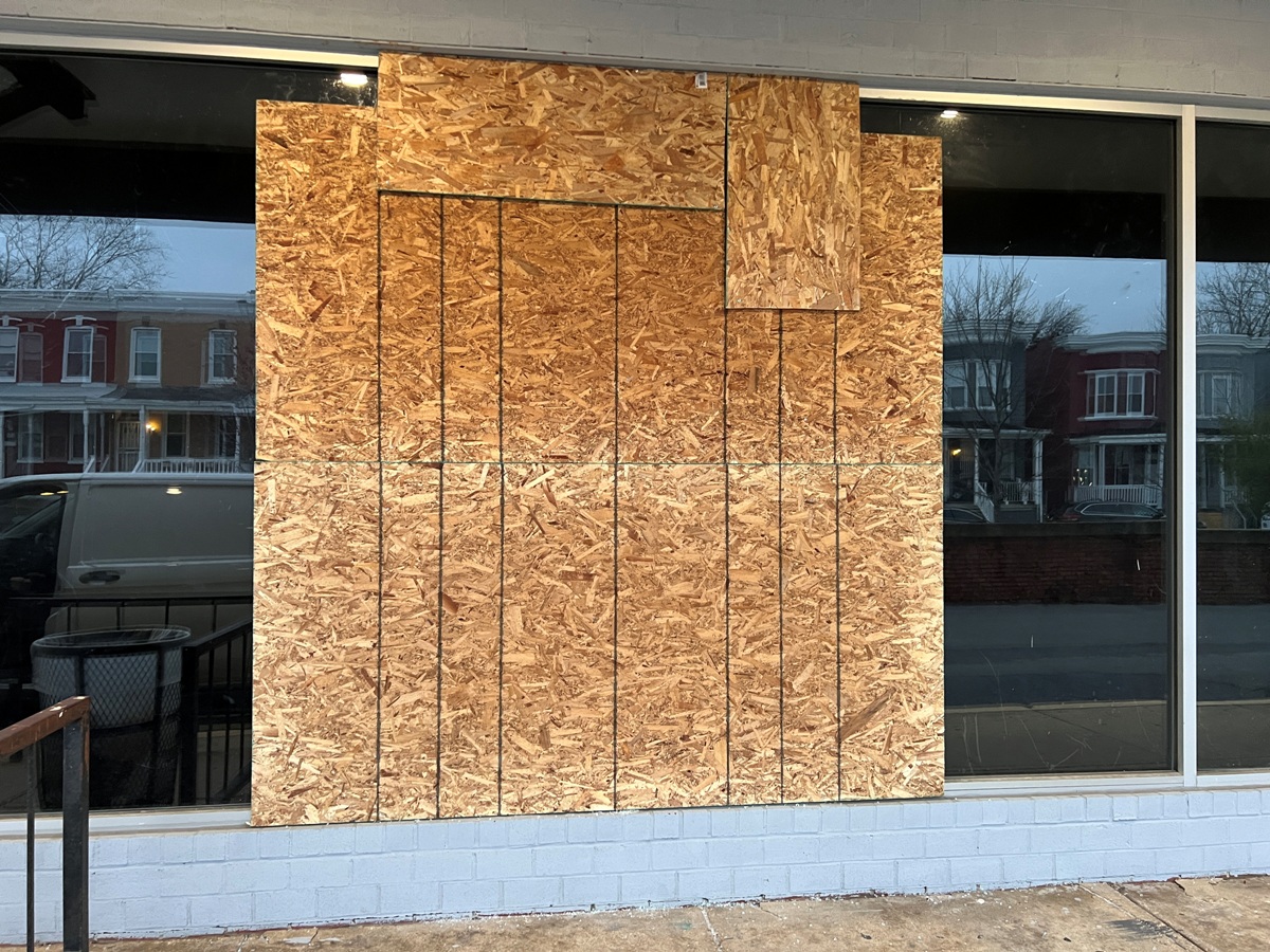 Window Glass Replacement Woodbridge VA Commercial Storefront Break In Burglary Residential Double Single Pane Double Hung Vinyl Wood Aluminum