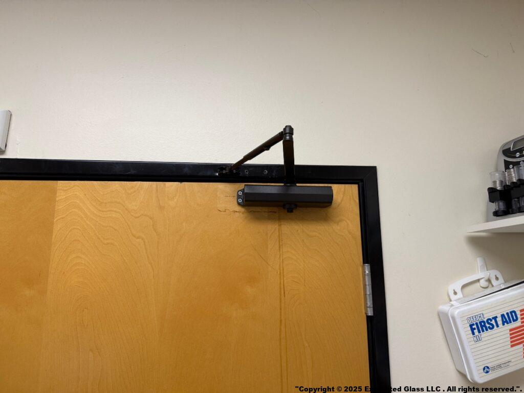Commercial Door Company Chantilly VA 24/7 Emergency Storefront Repair Replacement Pivot Hinge Closer Panic Bar Lock Glass Board Up Metal ExitService-Specific Keywords
Commercial door installationCommercial door repairStorefront glass door replacementEmergency board-up servicesSliding glass door repairAutomatic door installationFire-rated door replacement